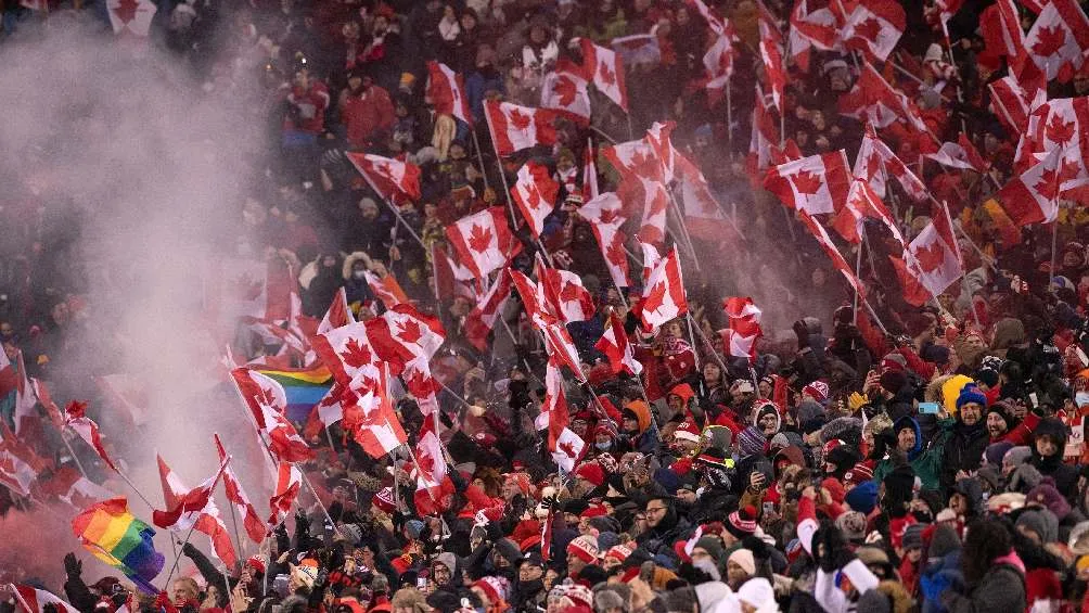 MEXSPORT Afición de Canadá celebrado victoria ante México