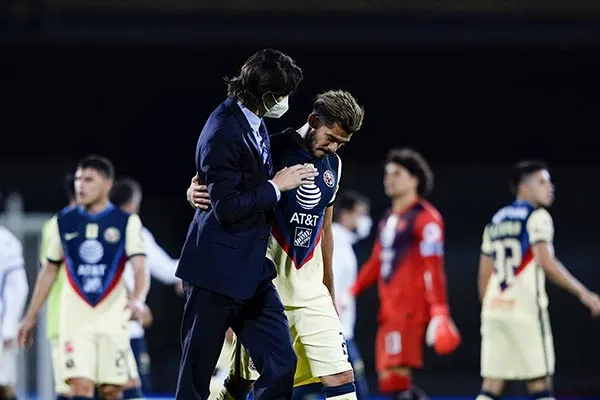 Solari junto a Henry Martín