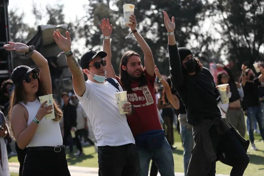 Personas en el Corona Capital en la CDMX