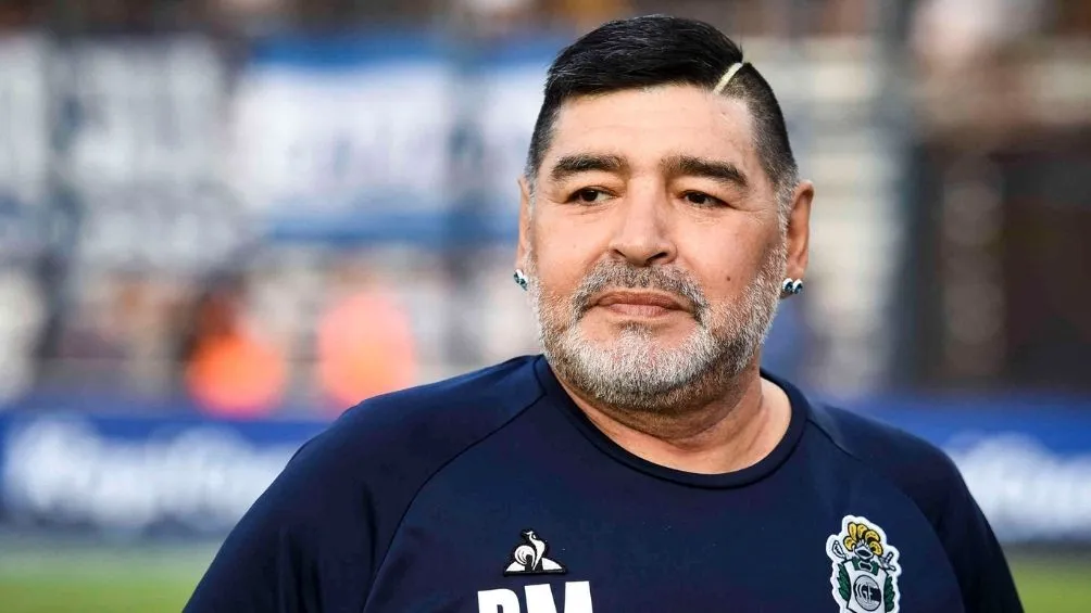 ESPECIAL Maradona en su paso con Gimnasia