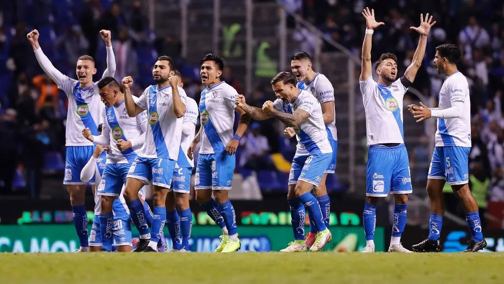 Jugadores del Puebla en festejo