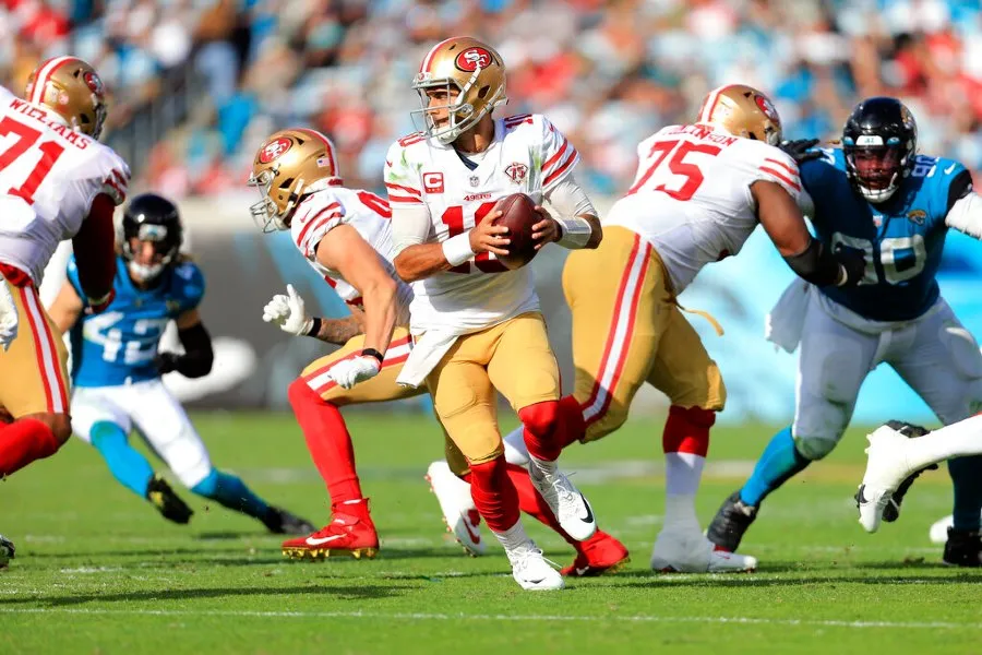AP Jimmy Garoppolo en victoria vs Jaguars