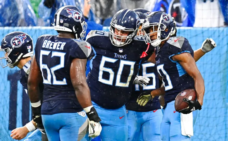 AP Dez Fitzpatrick tras anotar de touchdown