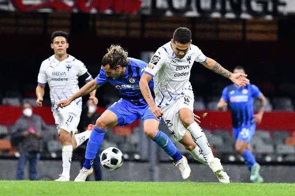 IMAGO7 Giménez en acción frente a Rayados