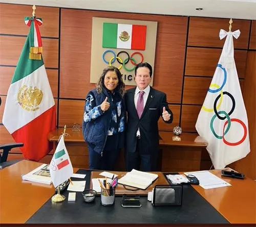 María José Alcalá junto a Daniel Aceves