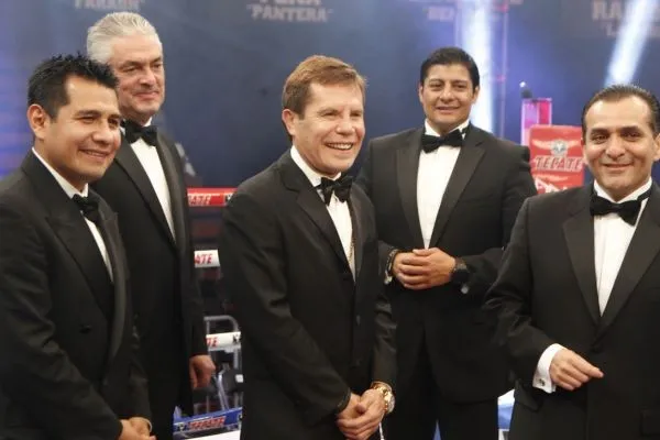 Equipo de narración de box de TV Azteca