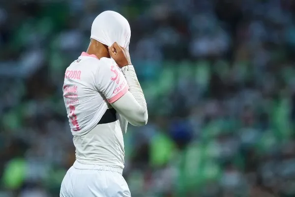 IMAGO7 Alessio Da Cruz se lamenta durante juego frente a Mazatlán