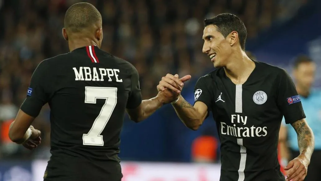 AP Kylian y Di María, en festejo de gol