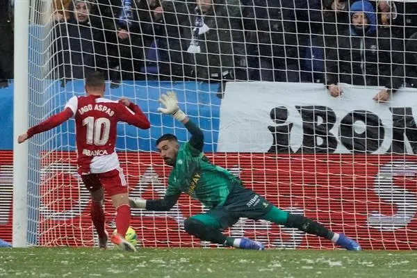 Iago Aspas anota al Deportivo Alavés