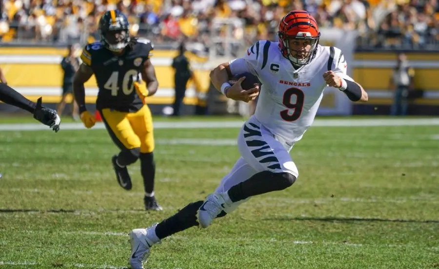 AP Joe Burrow ante Steelers