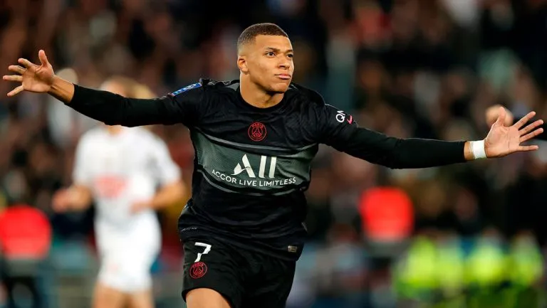 EFE Kylian Mbappé festeja un gol ante el PSG