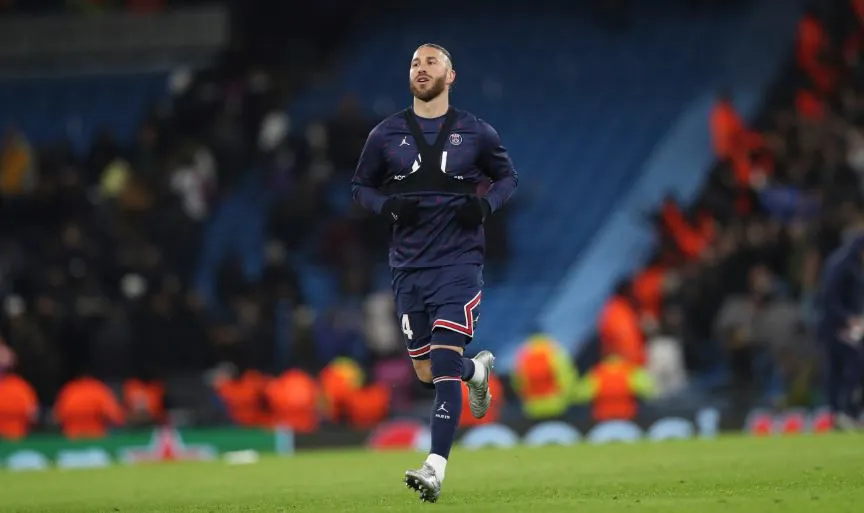 Sergio Ramos en un calentamiento del PSG