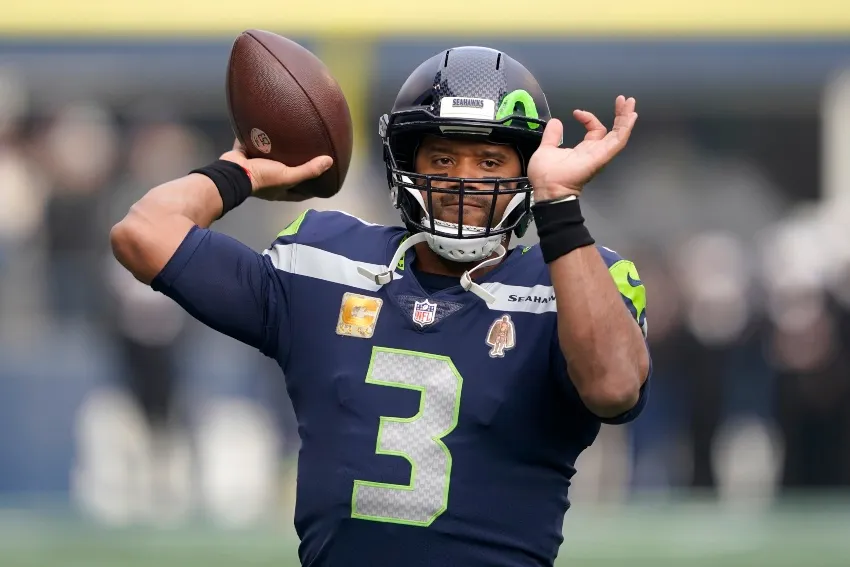 AP Russell Wilson en un partido de los Seahawks