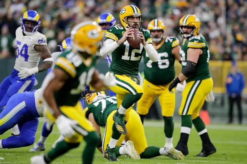 AP Packers derrotó a Rams