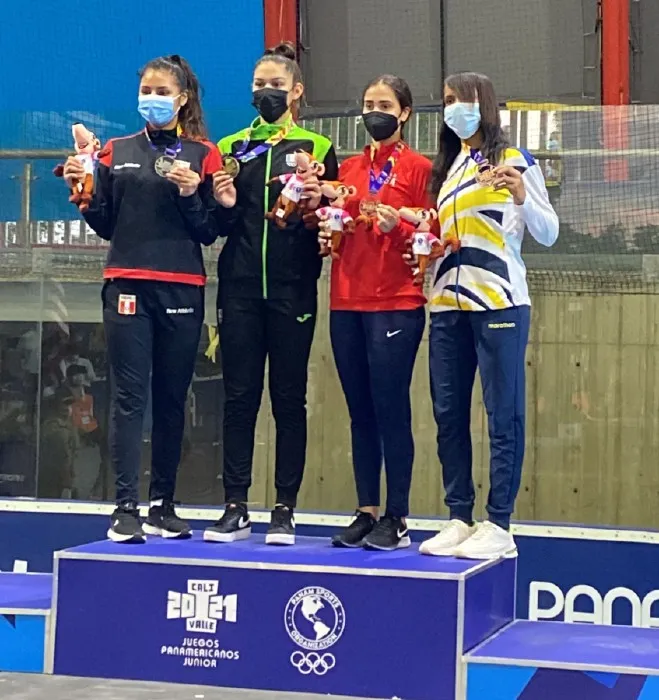 AGENCIA RÉCORD - JOCELIN GLORES Premiación de Leslie Soltero