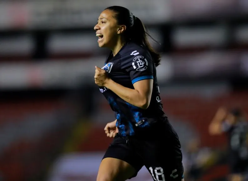 Daniela Sánchez en celebración de su diana