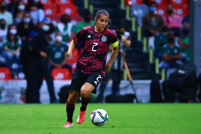 Kenti Robles, capitana del Tricolor