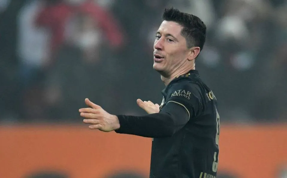 EFE Robert Lewandowski en lamento