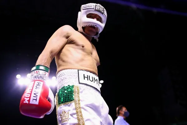Julio César Chávez durante la función de box Tributo a los Reyes