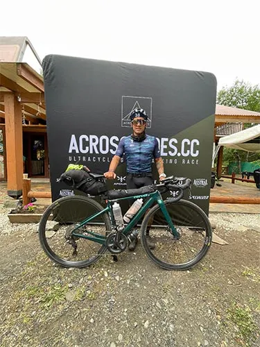 El ciclista mexicano pedalea tras su sueño