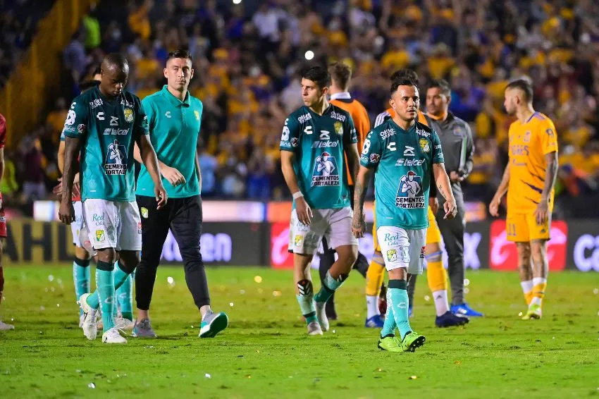Jugadores de León tras el juego ante Tigres