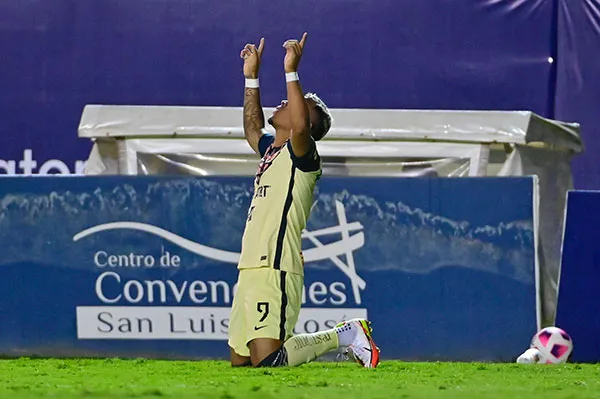 IMAGO7 Roger Martínez en festejo con América