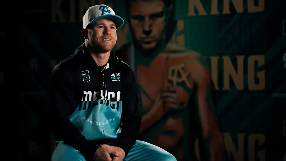 Saúl Canelo Álvarez durante entrevistas en Media Day