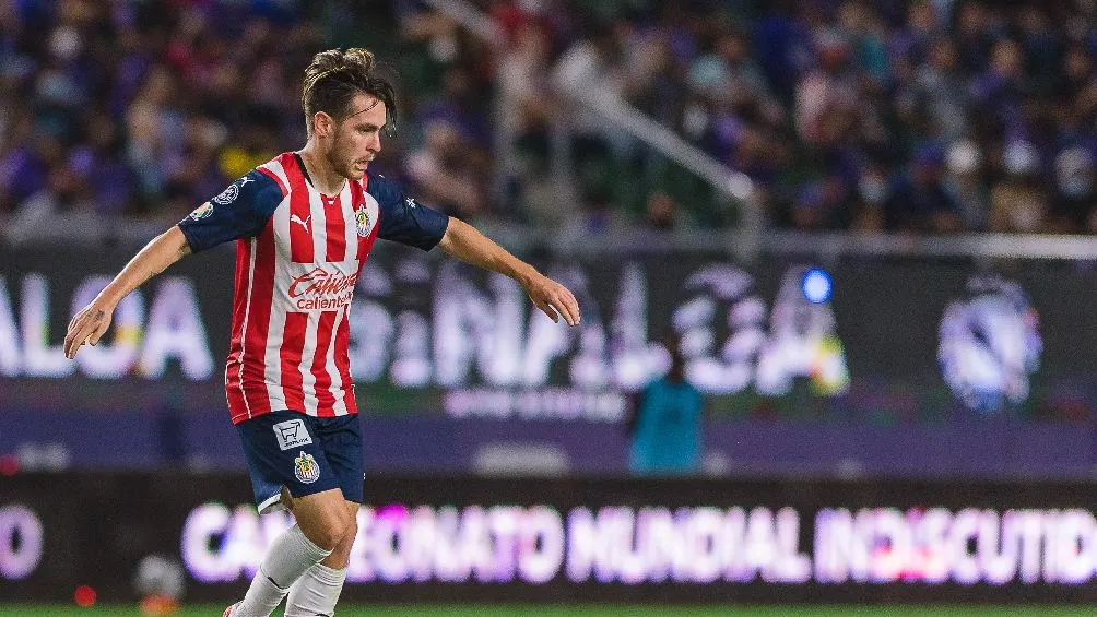 MEXSPORT Canelo Angulo jugando con las Chivas en la Liga MX