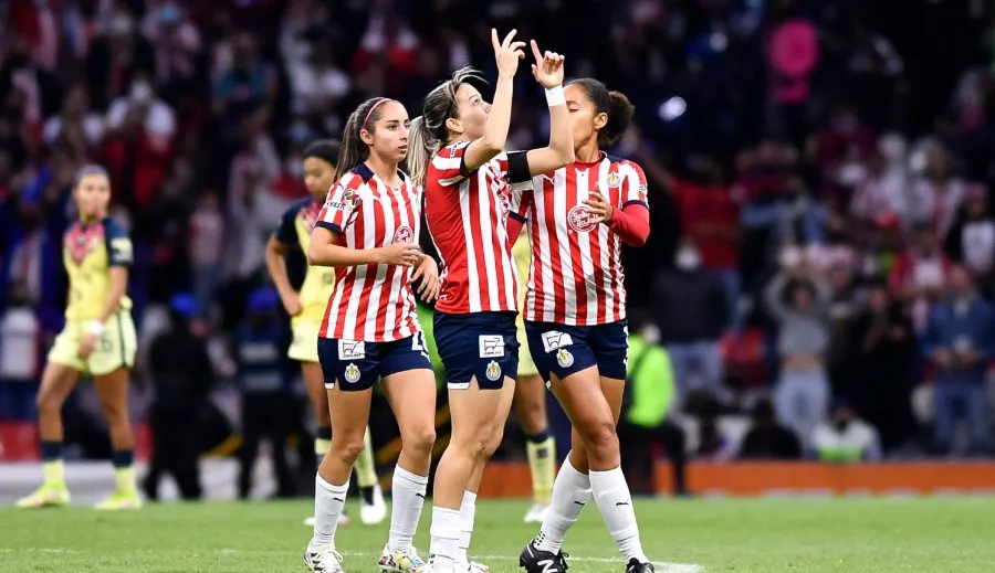 IMAGO7 Alicia Cervantes festeja anotación