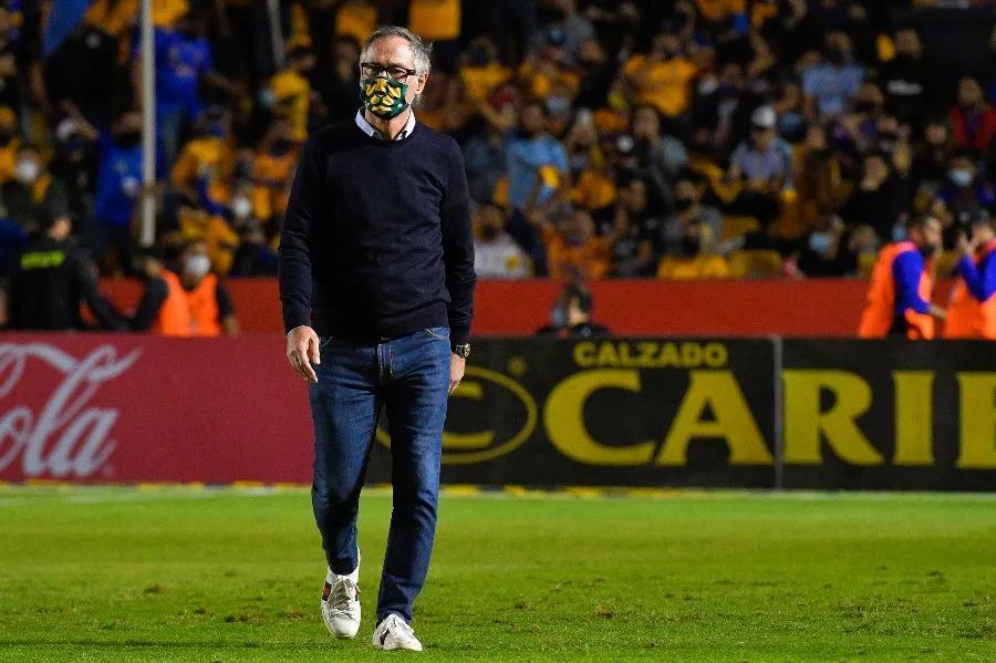 Ariel Holan, DT de León