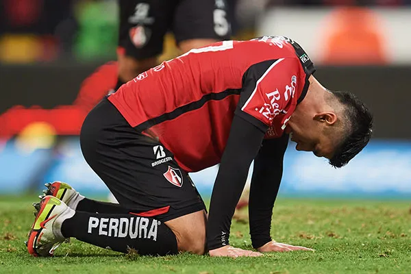 El defesa en el partido contra Pumas