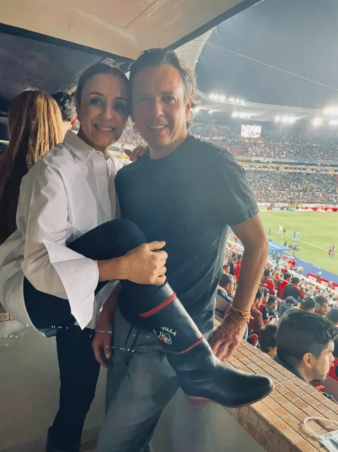 Pablo Lemus junto a su esposa en el Jalisco
