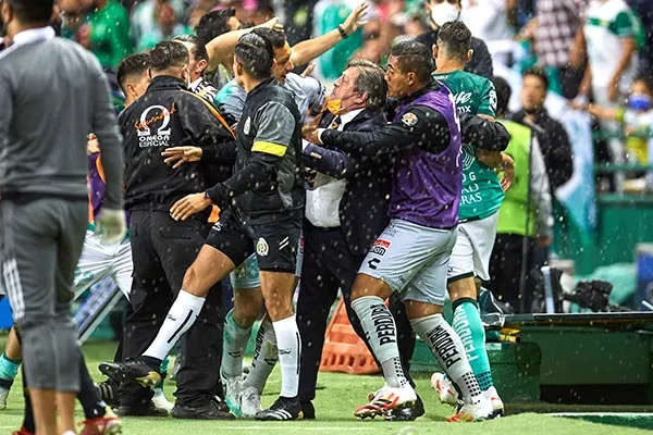 Herrera en el partido contra León