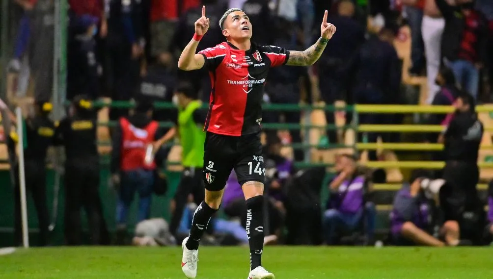 IMAGO7 Luis Reyes en festejo con Atlas en la Final