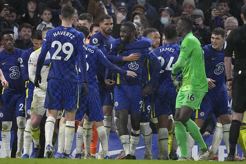 Jugadores del Chelsea celebran una anotación