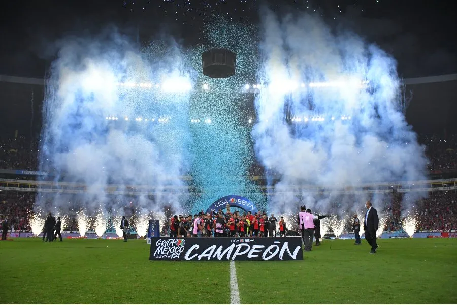 IMAGO7 Jugadores del Atlas festejan título de Liga MX