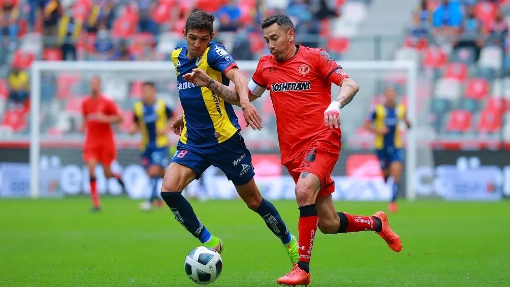 Rubens Sambueza en acción ante San Luis