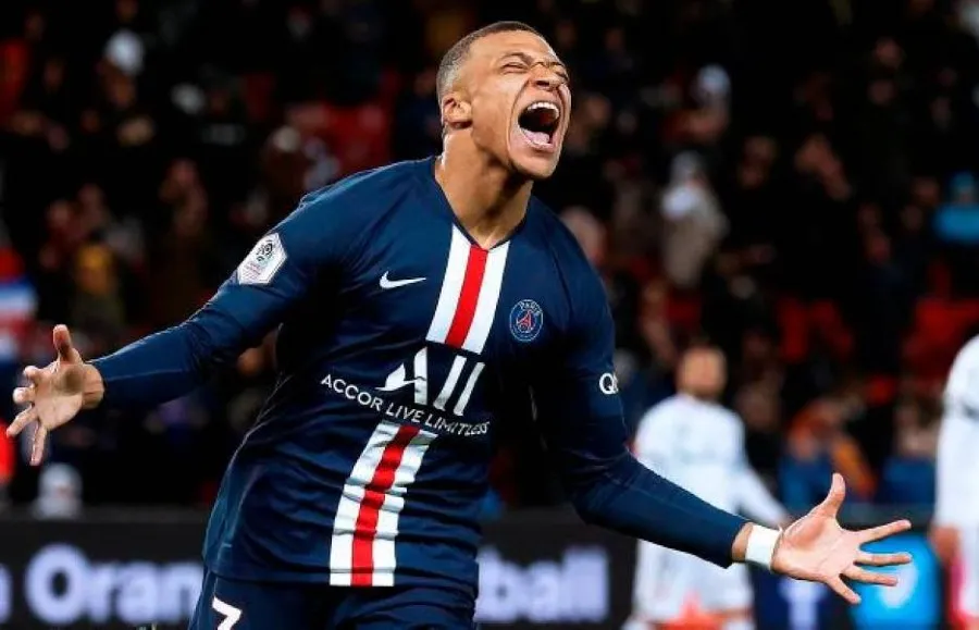 Mbappé celebra gol