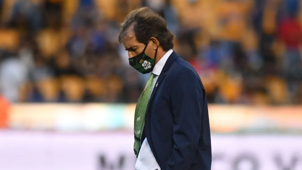 IMAGO7 Almada en un partido contra Tigres