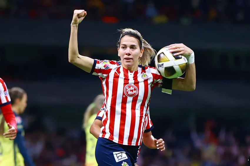 Alicia Cervantes en un partido de Chivas