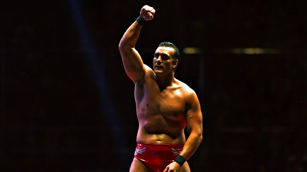 IMAGO7 Alberto del Río festejando victoria tras pelea de luchas