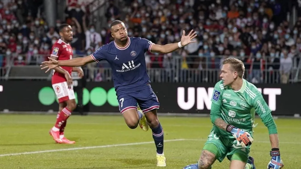 AP El francés festejando un tanto