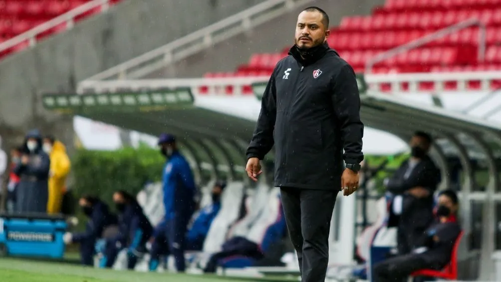 Samayoa dejó de ser DT del Atlas