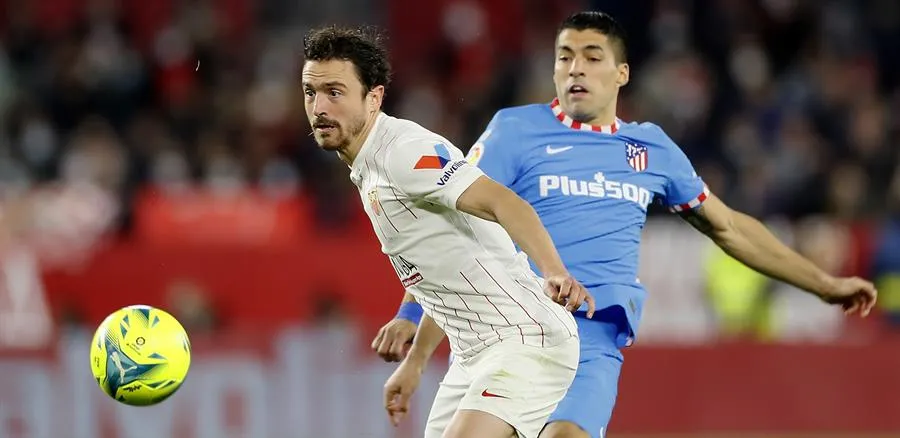 Luis Suárez durante un partido con el Atlético de Madrid