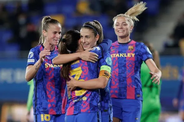 Alexia Putellas celebra con el Barcelona