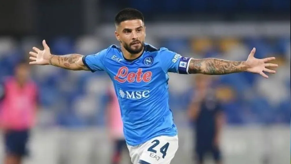 Insigne en un partido con el Napoli
