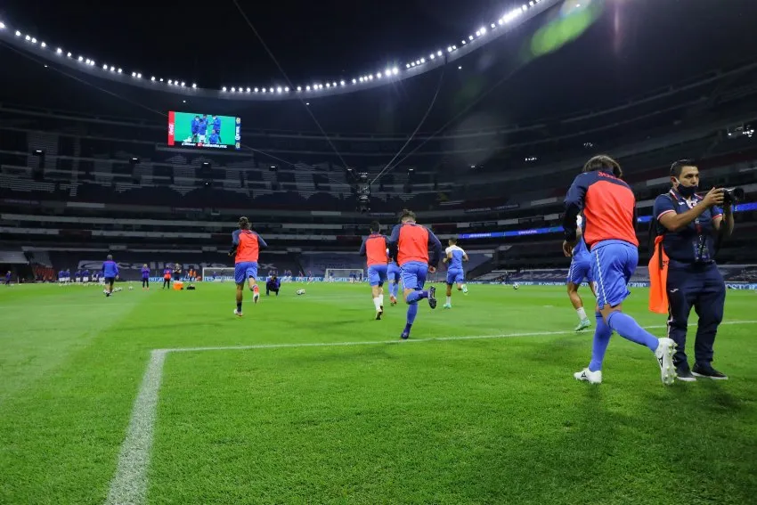 Jugadores de Cruz Azul previo a un partido de Liga MX
