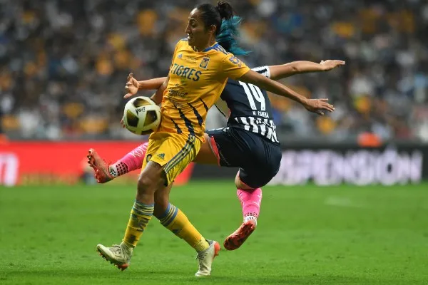 IMAGO7 Stephany Mayor en acción frente a Rayadas