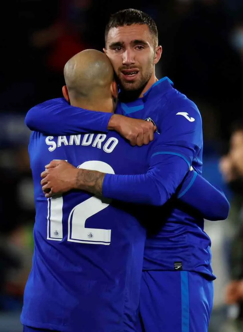 Poveda celebrando la victoria