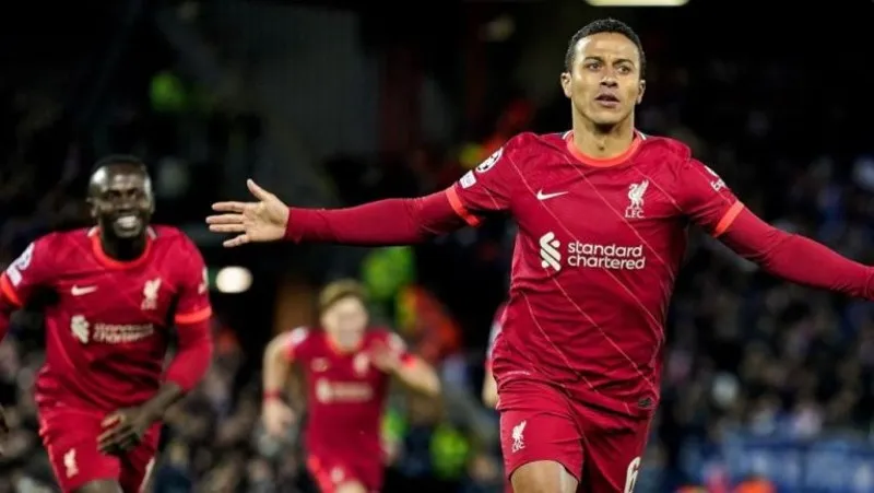 Thiago Alcántara dio positivo a Covid-19